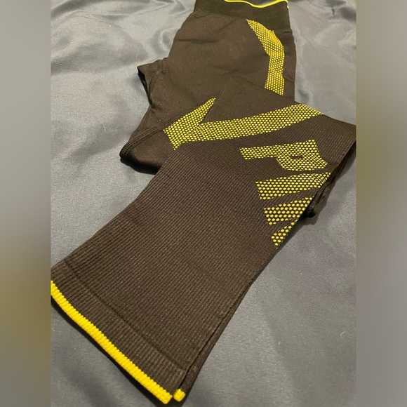 NWOT Victorias Secret Pink Active Ribbed Full Length Workout Leggings - Picture 13 of 13